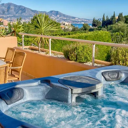 Malibu Mansions 7