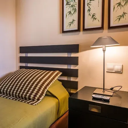 Malibu Mansions 7 *